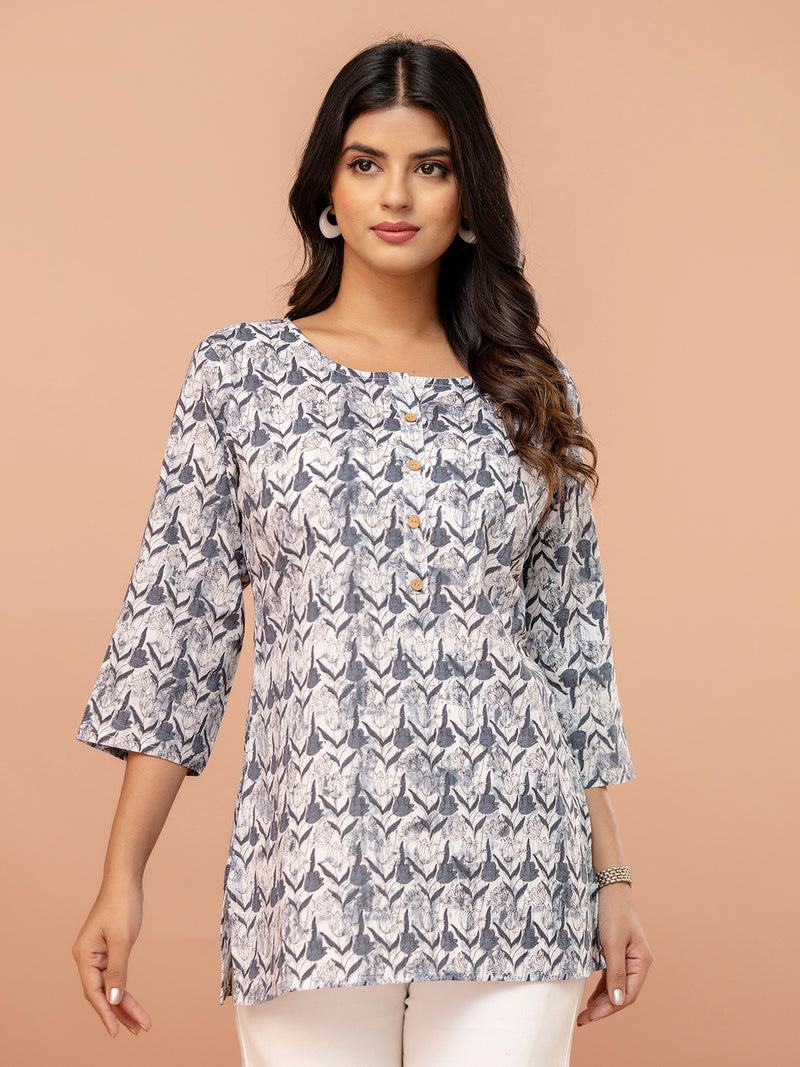 Chic Printed Short Kurti with Round Neck & 3/4 Sleeves