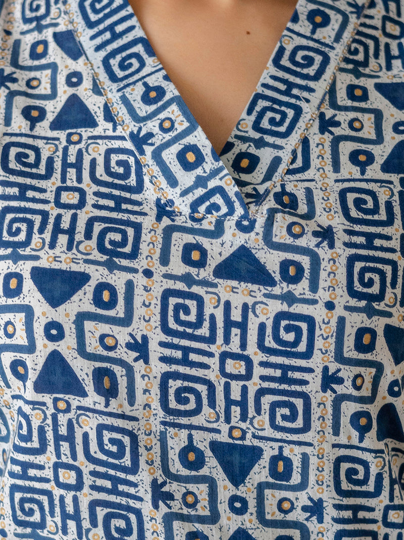 Elegant Sleeveless Cotton Printed Straight Kurta with Refined V-Neckline