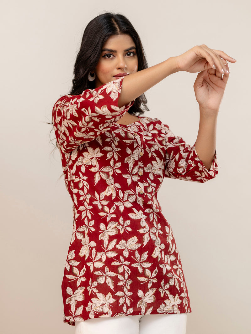 Chic Printed Short Kurti with Round Neck & 3/4 Sleeves