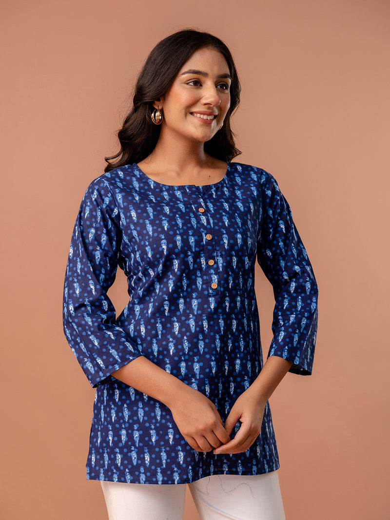Chic Printed Short Kurti with Round Neck & 3/4 Sleeves