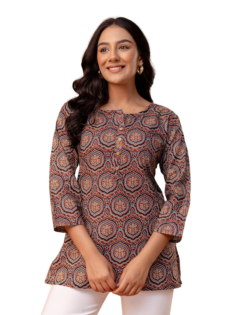 Chic Printed Short Kurti with Round Neck & 3/4 Sleeves