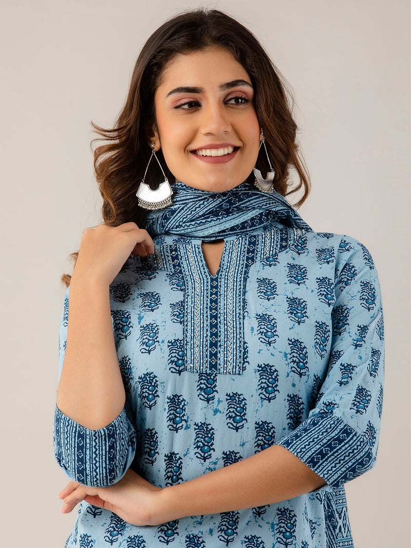 Women Kurta Pant Dupatta Set