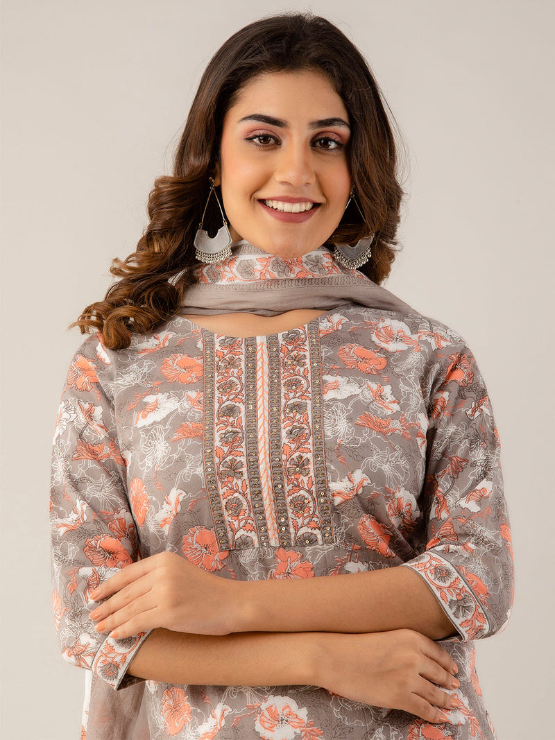 Women Kurta Pant Dupatta Set