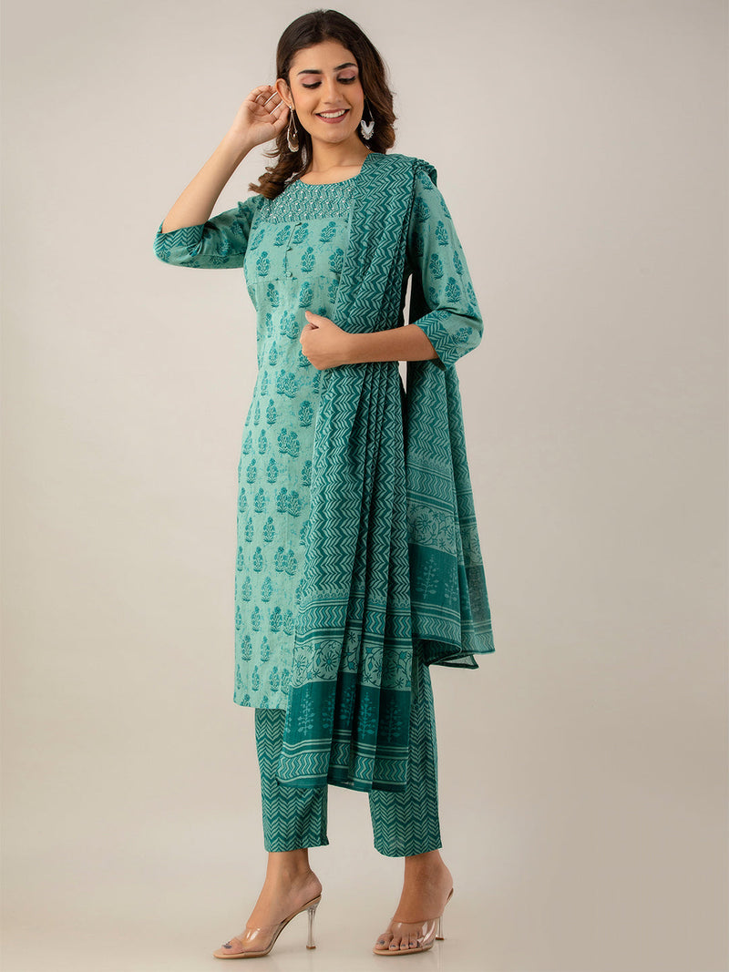 Women Kurta Pant Dupatta Set