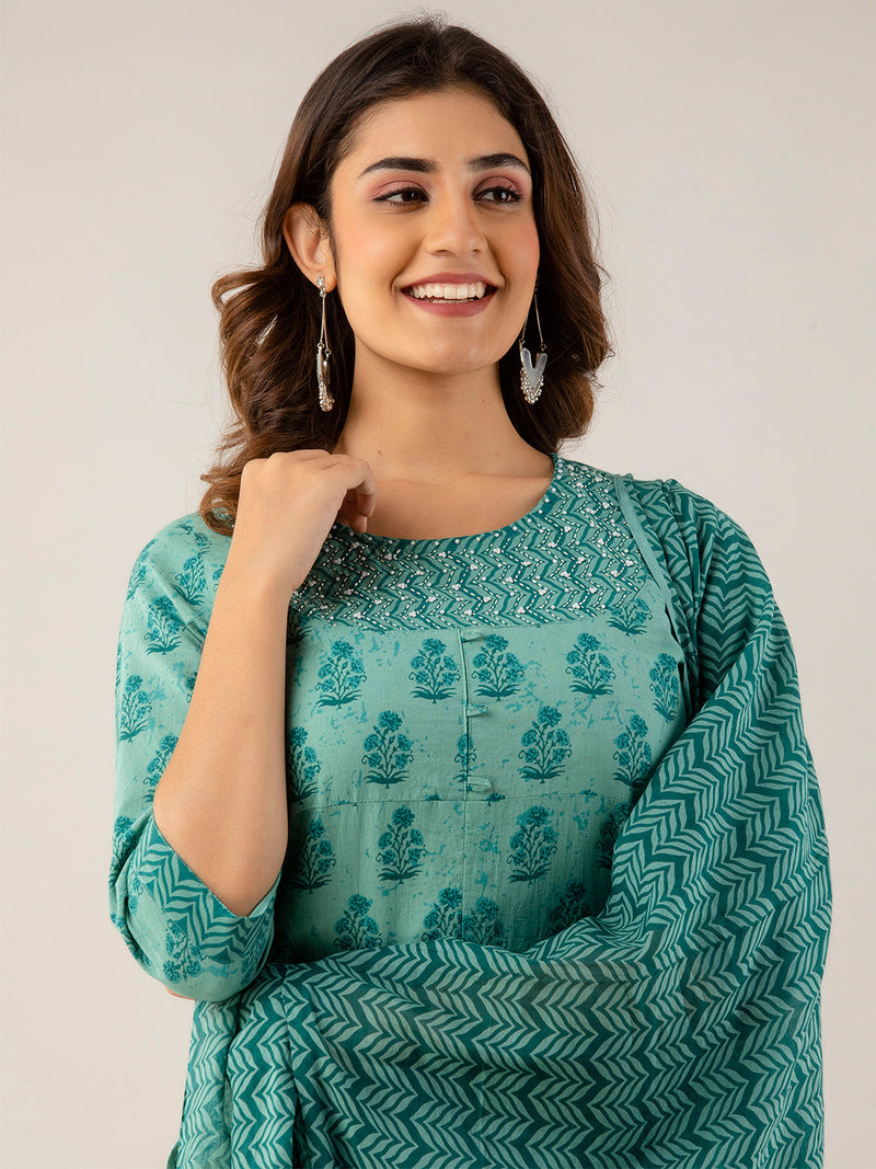 Women Kurta Pant Dupatta Set