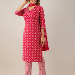 Women Kurta Pant Dupatta Set