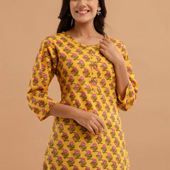 Women Yellow Cotton Printed Short Kurti