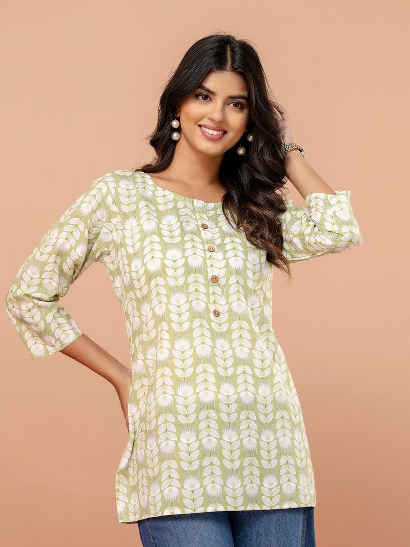 Chic Printed Short Kurti with Round Neck & 3/4 Sleeves