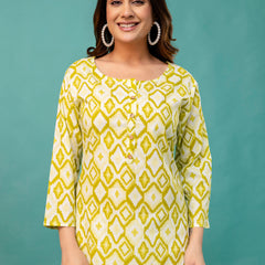 Chic Printed Short Kurti with Round Neck & 3/4 Sleeves