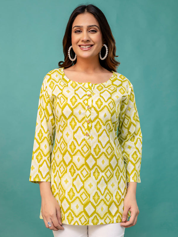 Chic Printed Short Kurti with Round Neck & 3/4 Sleeves