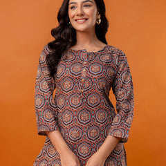Chic Printed Short Kurti with Round Neck & 3/4 Sleeves