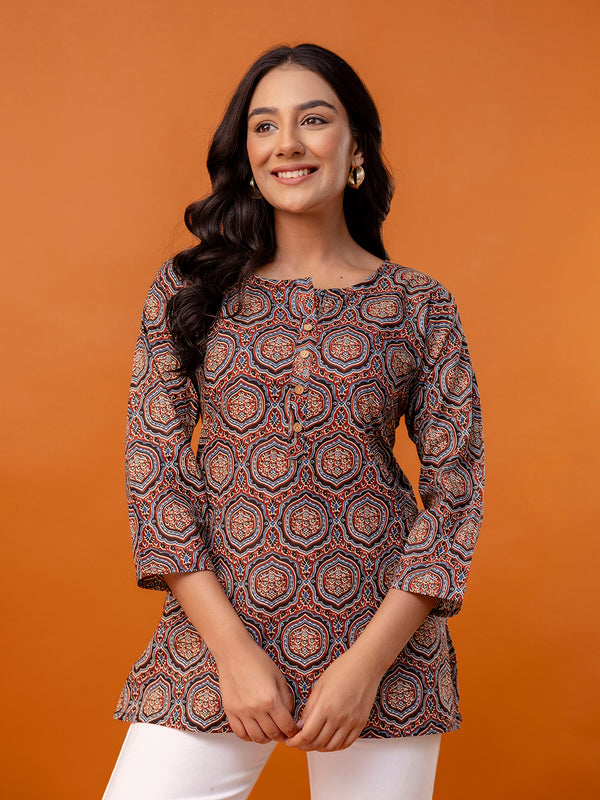 Chic Printed Short Kurti with Round Neck & 3/4 Sleeves