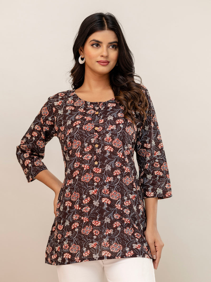 Chic Printed Short Kurti with Round Neck & 3/4 Sleeves