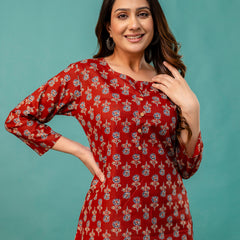 Chic Printed Short Kurti with Round Neck & 3/4 Sleeves