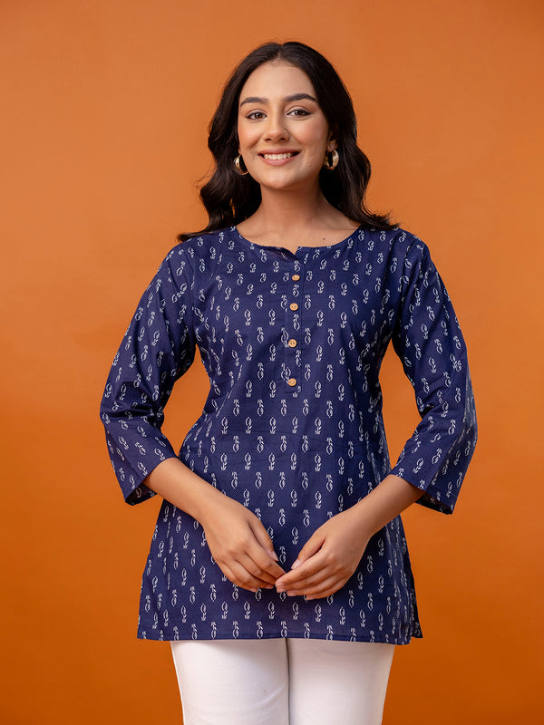 Chic Printed Short Kurti with Round Neck & 3/4 Sleeves