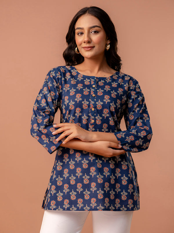 Chic Printed Short Kurti with Round Neck & 3/4 Sleeves