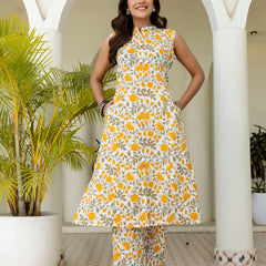 Luxury Mandarin Collar Printed Co-Ord Set with Button Detail A-Line Kurta & Comfort Fit Pants