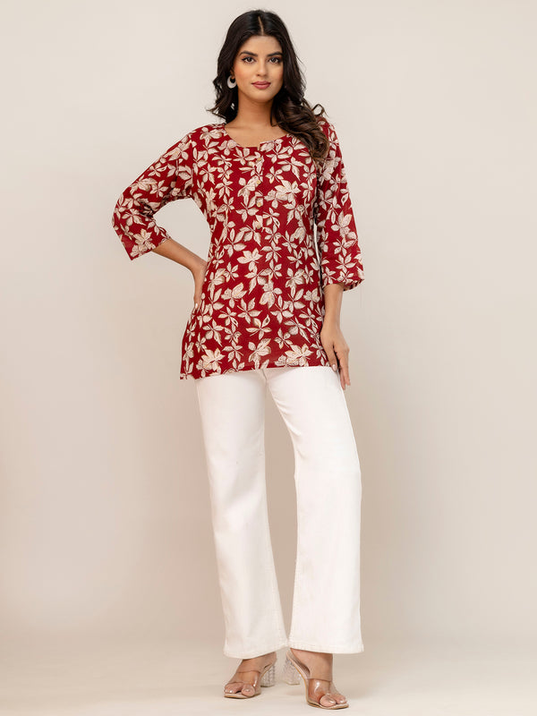 Chic Printed Short Kurti with Round Neck & 3/4 Sleeves