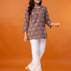 Chic Printed Short Kurti with Round Neck & 3/4 Sleeves