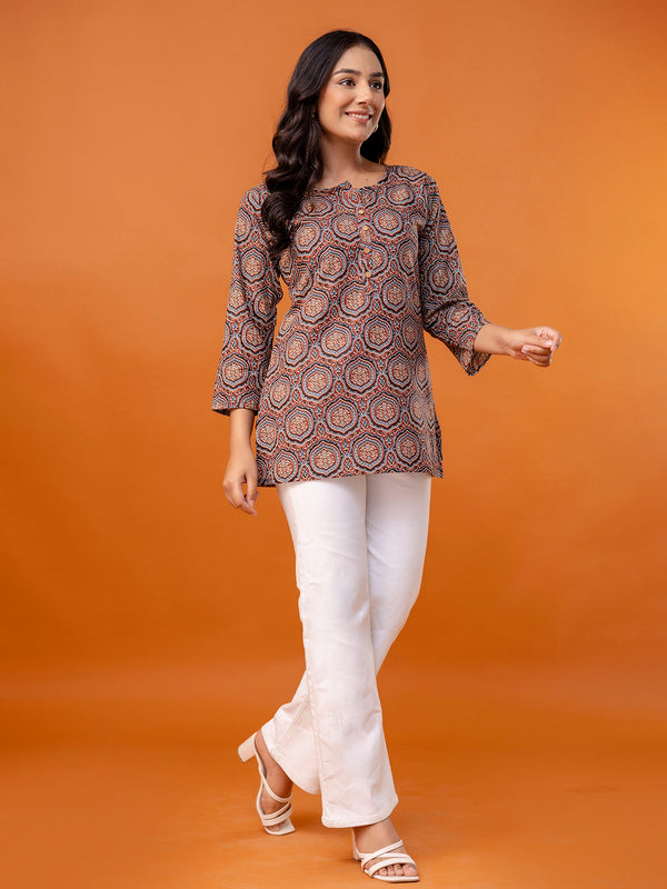 Chic Printed Short Kurti with Round Neck & 3/4 Sleeves