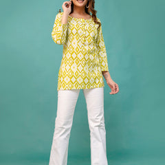 Chic Printed Short Kurti with Round Neck & 3/4 Sleeves