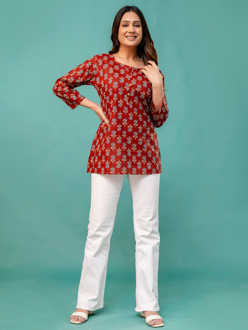 Chic Printed Short Kurti with Round Neck & 3/4 Sleeves
