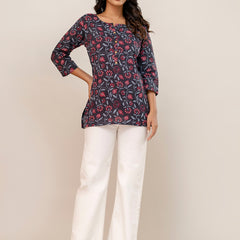 Chic Printed Short Kurti with Round Neck & 3/4 Sleeves