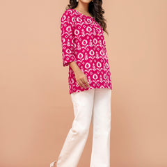 Chic Printed Short Kurti with Round Neck & 3/4 Sleeves