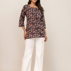 Chic Printed Short Kurti with Round Neck & 3/4 Sleeves