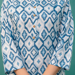 Chic Printed Short Kurti with Round Neck & 3/4 Sleeves