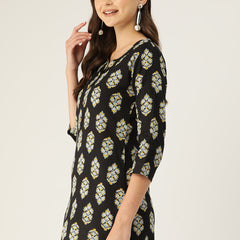 Floral Print 4 Button Straight Kurtia