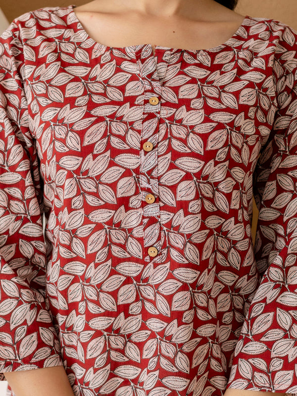 Chic Printed Short Kurti with Round Neck & 3/4 Sleeves