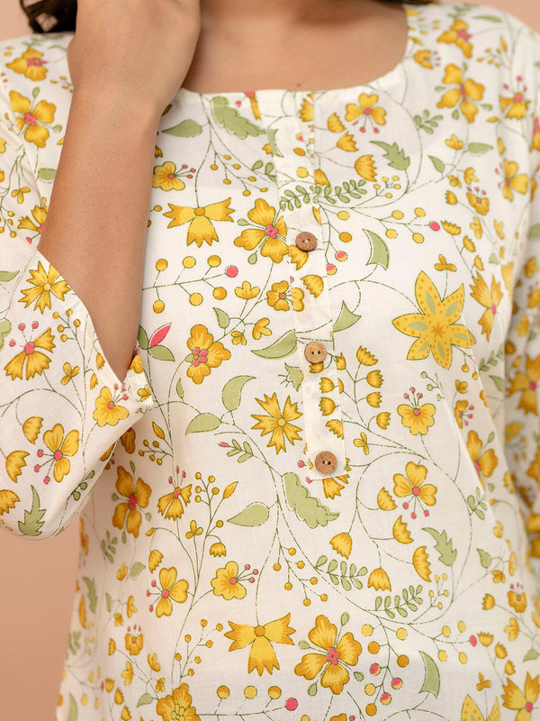 Chic Printed Short Kurti with Round Neck & 3/4 Sleeves