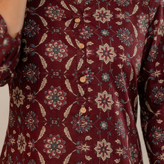 Chic Printed Short Kurti with Round Neck & 3/4 Sleeves