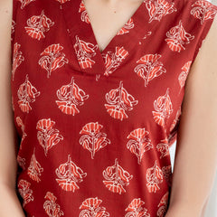 Elegant Sleeveless Cotton Printed Straight Kurta with Refined V-Neckline