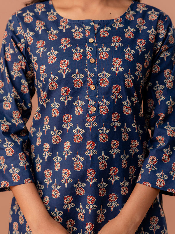 Chic Printed Short Kurti with Round Neck & 3/4 Sleeves