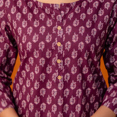 Chic Printed Short Kurti with Round Neck & 3/4 Sleeves