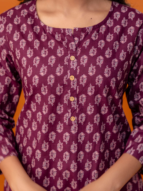 Chic Printed Short Kurti with Round Neck & 3/4 Sleeves