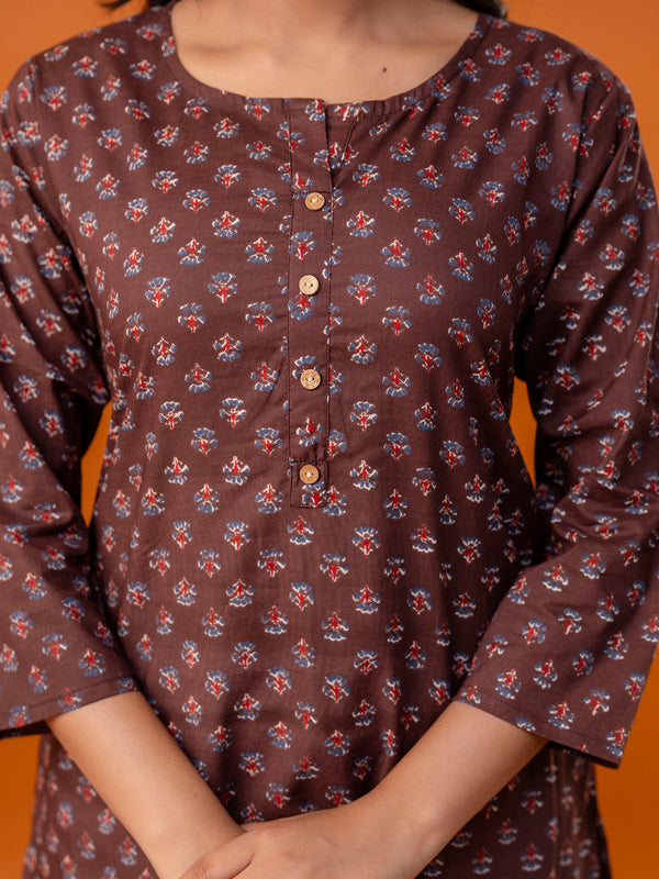 Chic Printed Short Kurti with Round Neck & 3/4 Sleeves