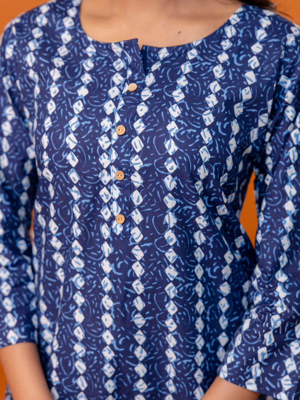 Chic Printed Short Kurti with Round Neck & 3/4 Sleeves