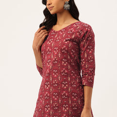 V-Neck 3/4 Sleeve Short Kurti for Women - Tailored Fit & Chic Design