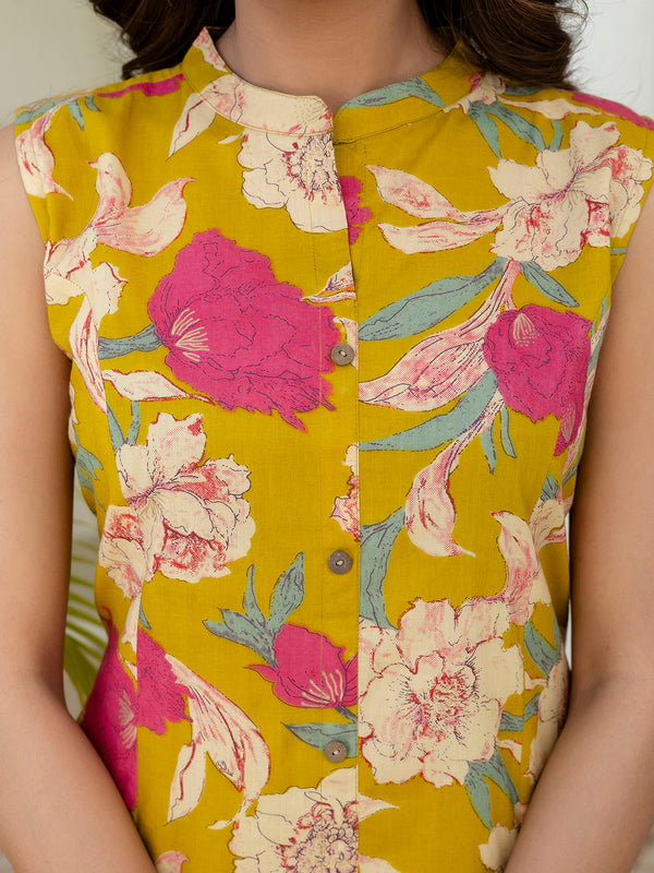 Luxury Mandarin Collar Printed Co-Ord Set with Button Detail A-Line Kurta & Comfort Fit Pants