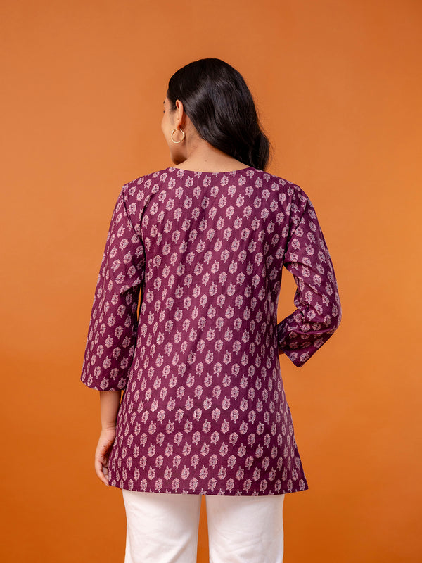Chic Printed Short Kurti with Round Neck & 3/4 Sleeves