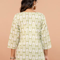 Chic Printed Short Kurti with Round Neck & 3/4 Sleeves