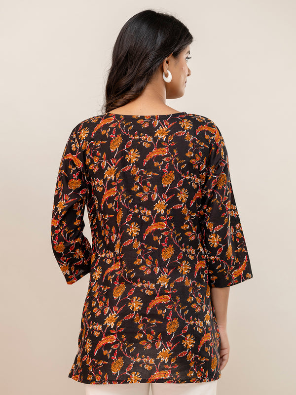 Chic Printed Short Kurti with Round Neck & 3/4 Sleeves