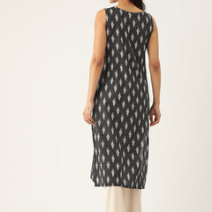 Cotton Boat Neck Sleeveless Straight Kurti