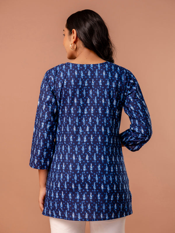 Chic Printed Short Kurti with Round Neck & 3/4 Sleeves