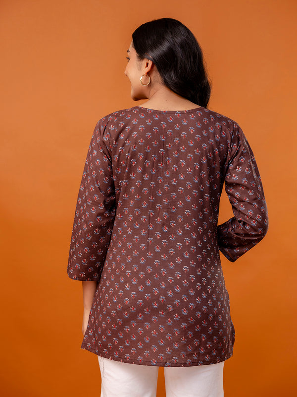 Chic Printed Short Kurti with Round Neck & 3/4 Sleeves