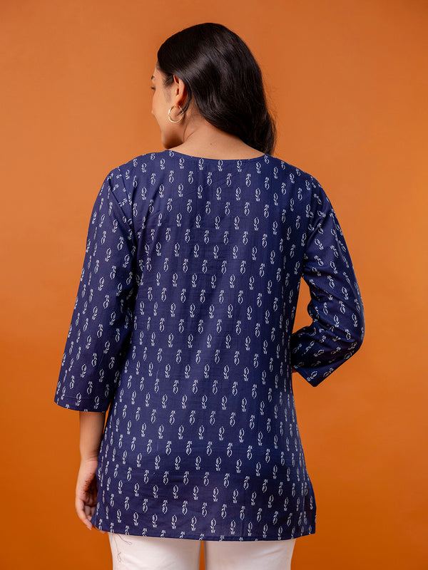 Chic Printed Short Kurti with Round Neck & 3/4 Sleeves