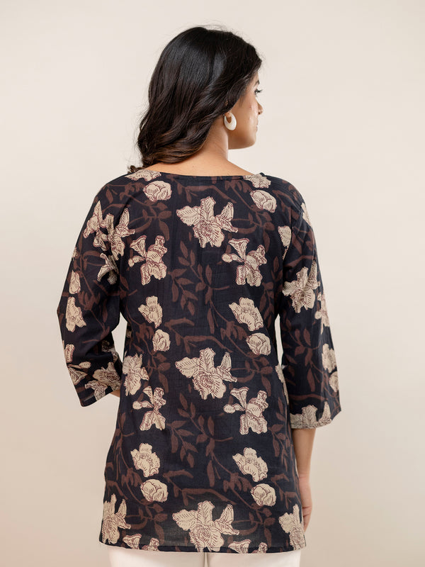 Elegant Printed Short Kurti – Soft Cotton, Everyday Style, Sizes S–XXL.